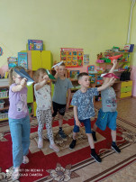 День бумажных самолётиков День бумажных самолётиков.
