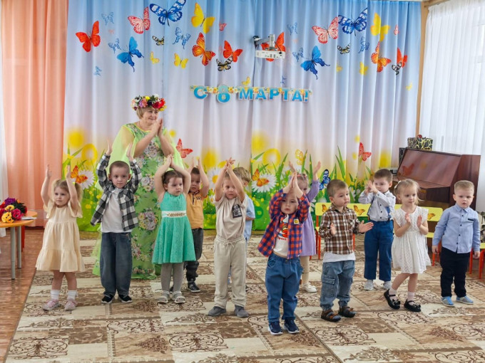 Праздник наших мам Праздник наших мам.